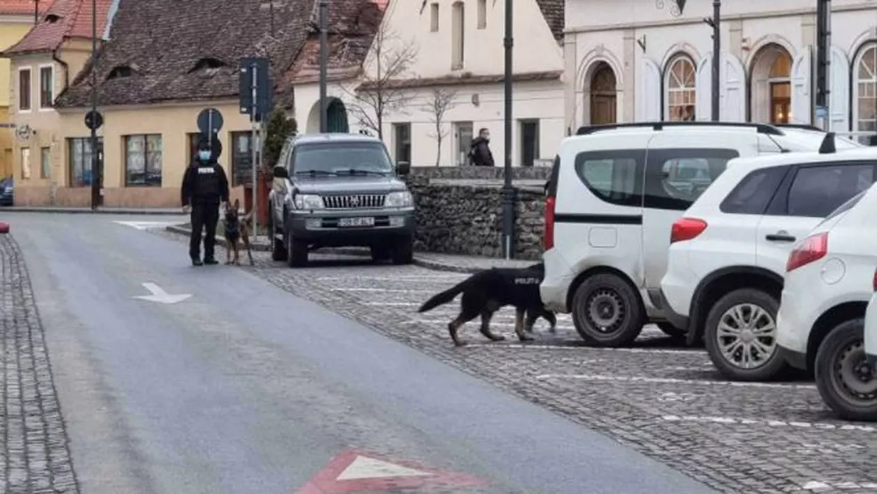 Alertă cu bombă pe o stradă din Sibiu. Specialiștii SRI verifică zona