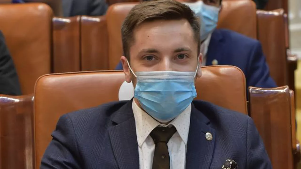 Scandal monstru în USR Iași: Deputatul Filip Havârneanu, suspendat de pe grupurile interne după ce a făcut acuzații grave: Cumpărăm mașini, scaune de mii de euro, renovăm o clădire unde avem chirie pe zeci de mii de euro