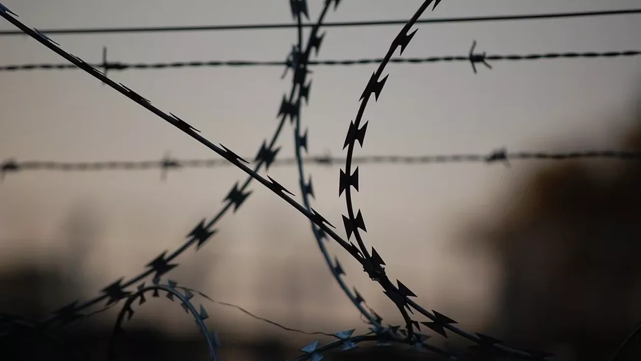 Penitenciarul Oradea a rămas fără curent electric și apă. Un deținut a provocat paguba