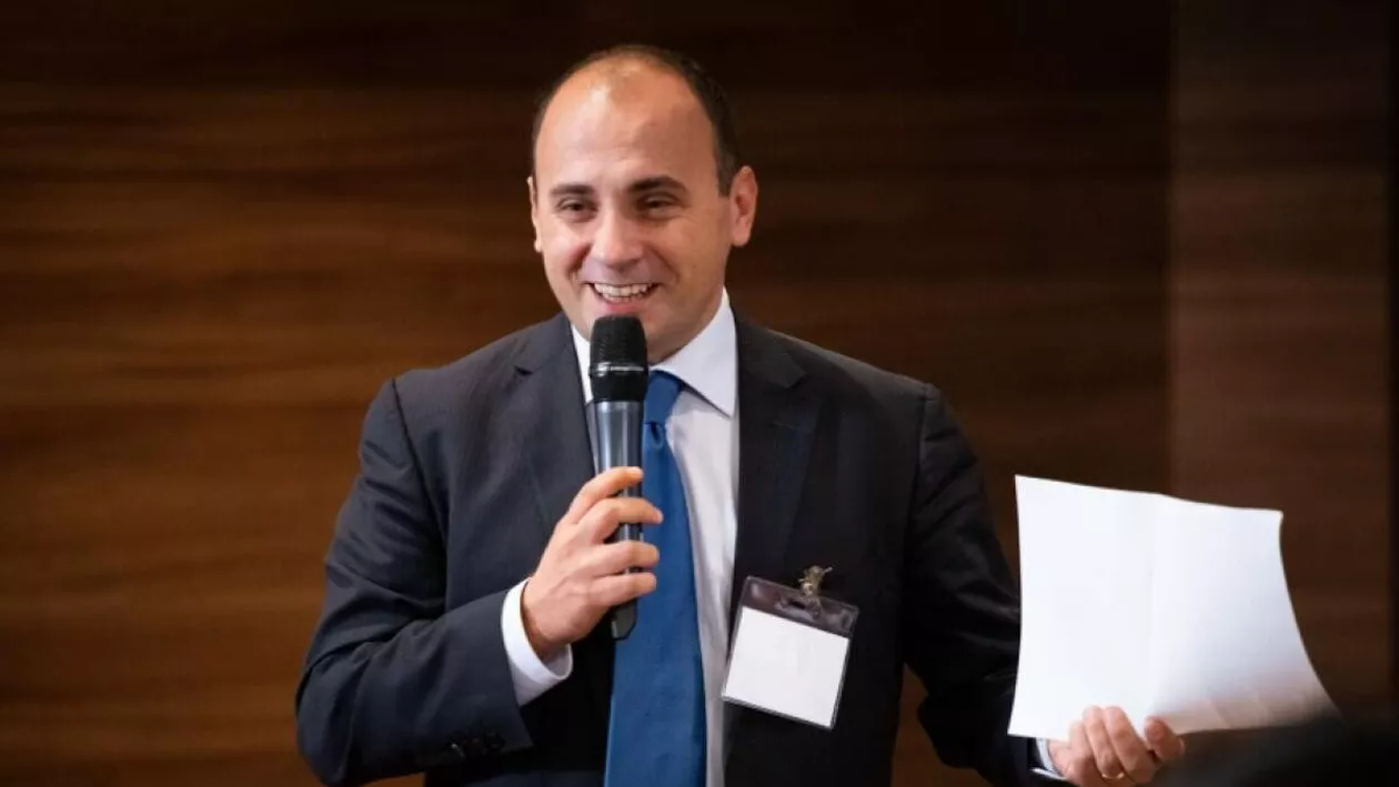 Ce ne așteaptă în anul 2025? Analist economic: Urmează o recesiune severă. Vor începe să taie cu barda inclusiv de unde nu trebuie tăiat, dar după alegeri (VIDEO)