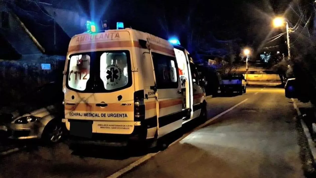 Un bărbat de 33 de ani a fost găsit mort, după ce s-a răsturnat cu tractorul într-un pârâu, în Maramureș