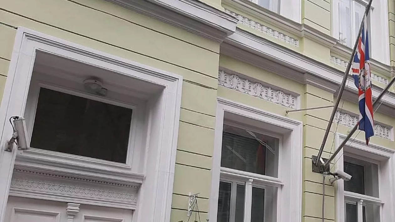 Marea Britanie își mută ambasada din Kiev și le cere cetățenilor săi să părăsească Ucraina