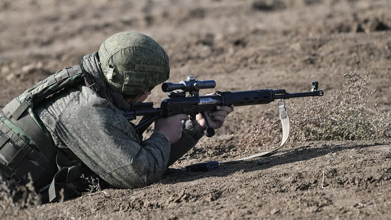 Rusia mută trupe și tancuri în estul Ucrainei, spune premierul Letoniei / VIDEO. Mircea Geoană (NATO) confirmase de asemenea incursiunea militară a Moscovei