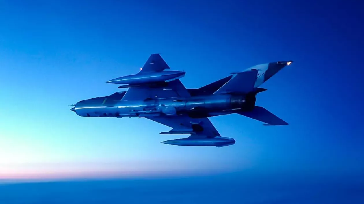 UPDATE // Un MiG 21 a dispărut în Dobrogea. Elicopterul IAR 330 - Puma, plecat în căutarea lui, s-a prăbușit, iar toți cei șapte pasageri au murit (VIDEO)