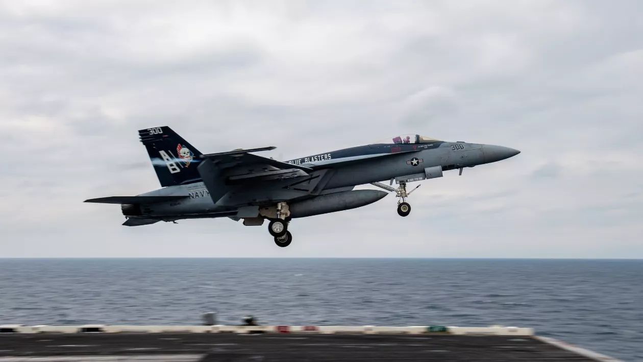 NATO: Avioanele de pe portavionul american aflat în Marea Egee au făcut poliţie aeriană la Marea Neagră