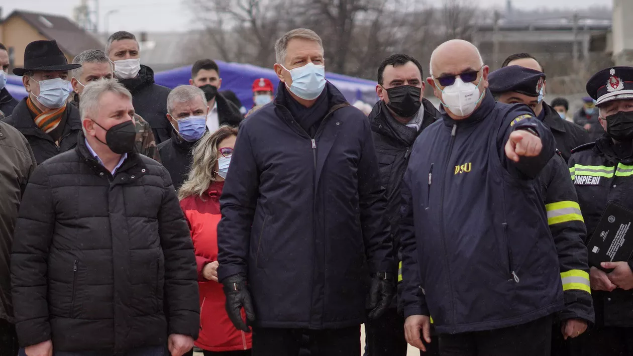 Președintele Klaus Iohannis a efectuat o vizită la tabăra mobilă pentru refugiați de la Siret, județul Suceava (VIDEO, GALERIE FOTO)