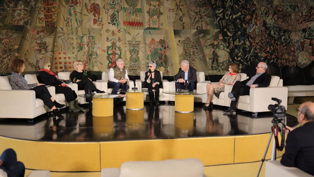 Platforma online ”Aplauze pentru poet”, lansată la Teatrul Naţional. Ovidiu Miculescu, producător general: Am reuşit să fixăm pentru viitor o creaţie valoroasă, românească, spusă impecabil de actori minunați (VIDEO)