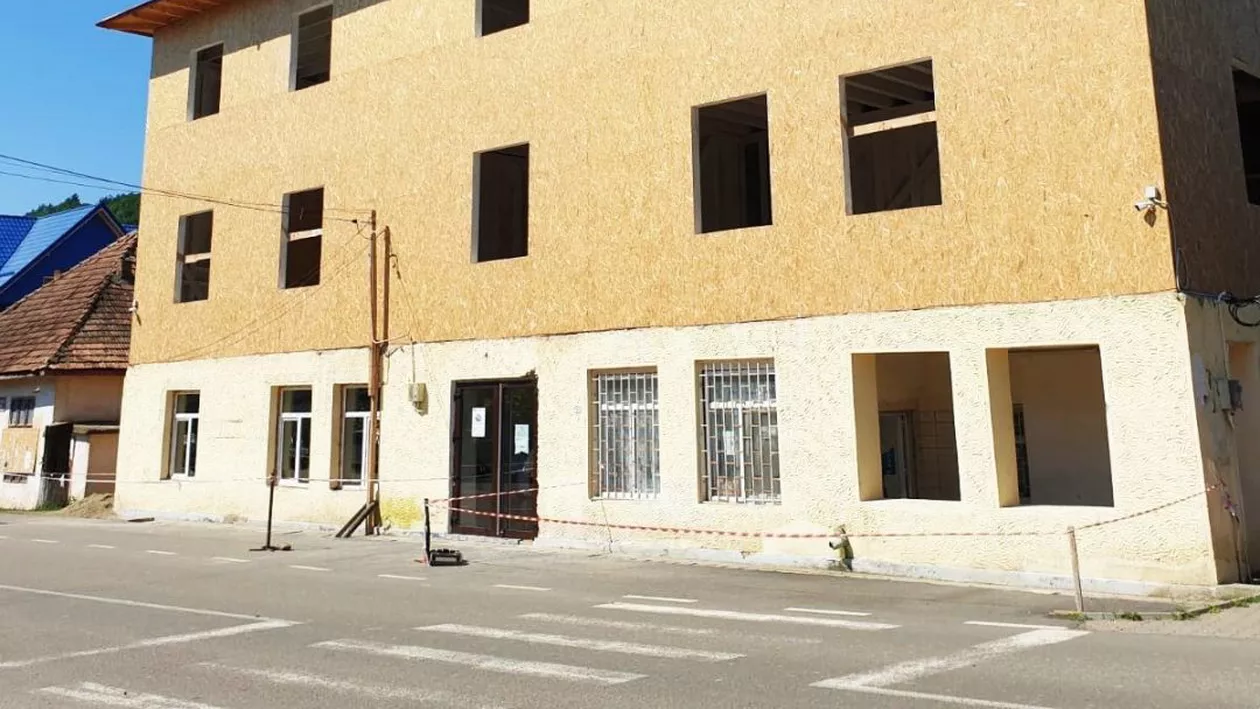 Bătaie într-o primărie din Buzău. Secretara, lovită de edilul unei comune