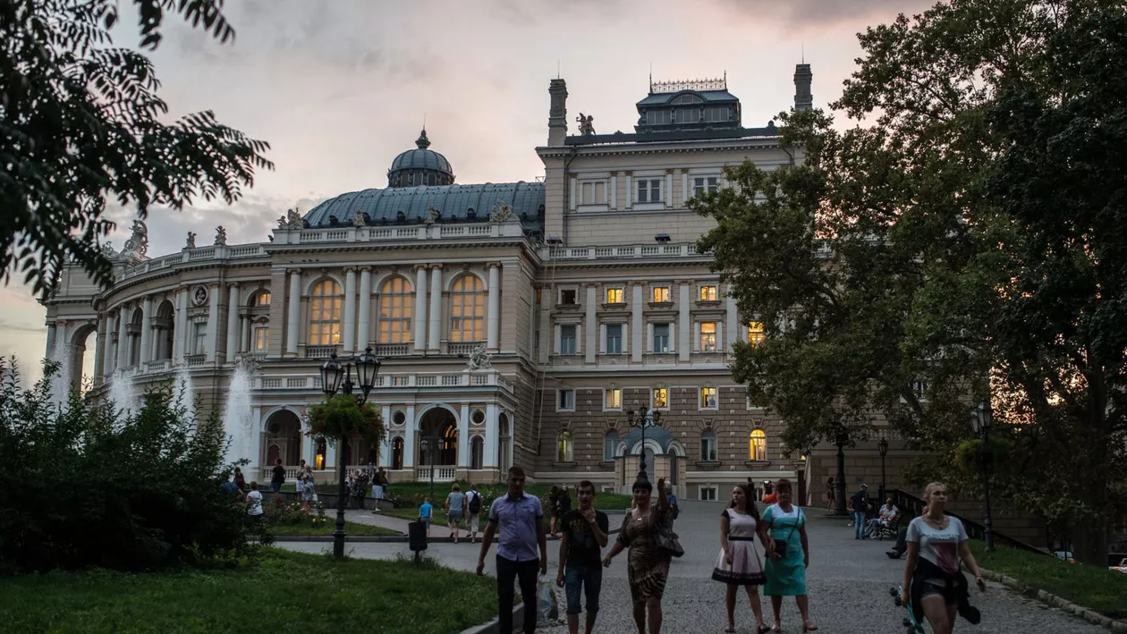 Instituțiile culturale din Ucraina își redeschis ușile: „Artiștii sunt gata să lucreze non-stop pentru a atenua suferința supraviețuitorilor”