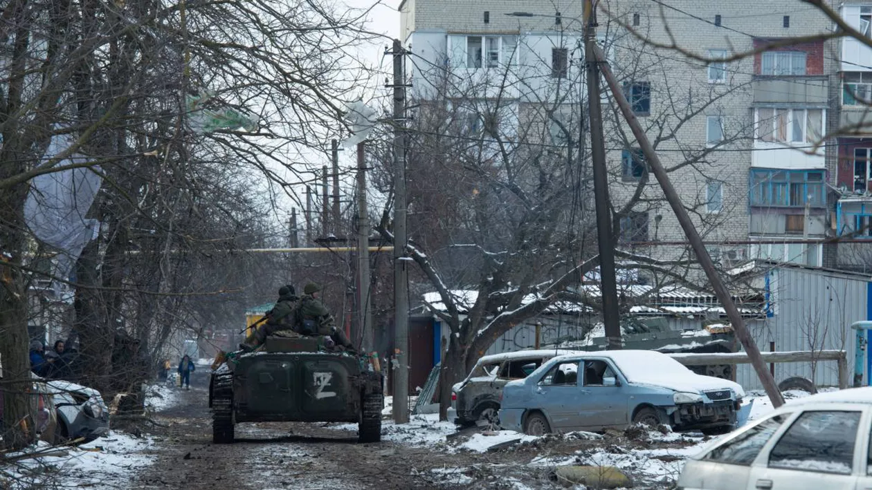 6 persoane au murit și alte 15 au fost rănite în timp ce așteptau să primească ajutoare umanitare în Harkov