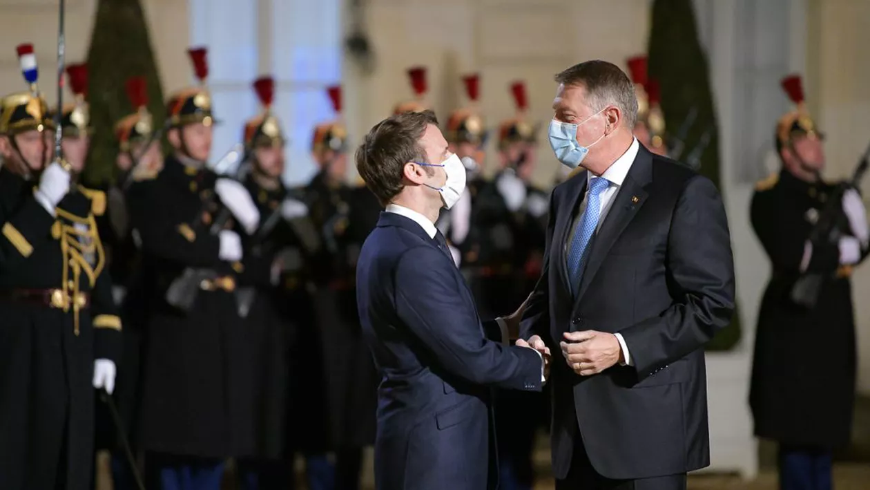 Klaus Iohannis, discuție cu Emmanuel Macron: I-am mulţumit pentru dislocarea militarilor sosiţi în România