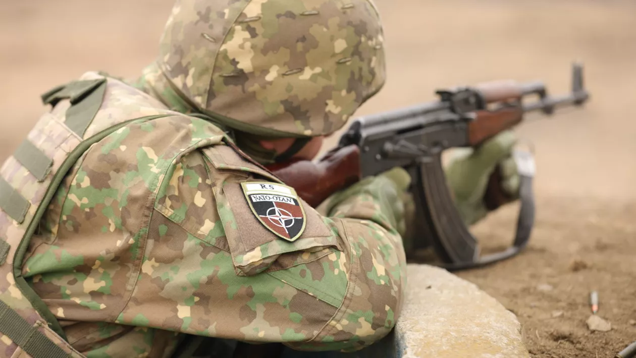 Declarații contradictorii ale unui militar deposedat de armă la o unitate a Forțelor Navale. Bărbatul susține că urmărea o slujbă religioasă în timpul atacului