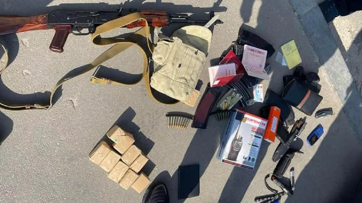 Un cetățean rus, reținut în capitala Ucrainei. Bărbatul transporta arme și muniție