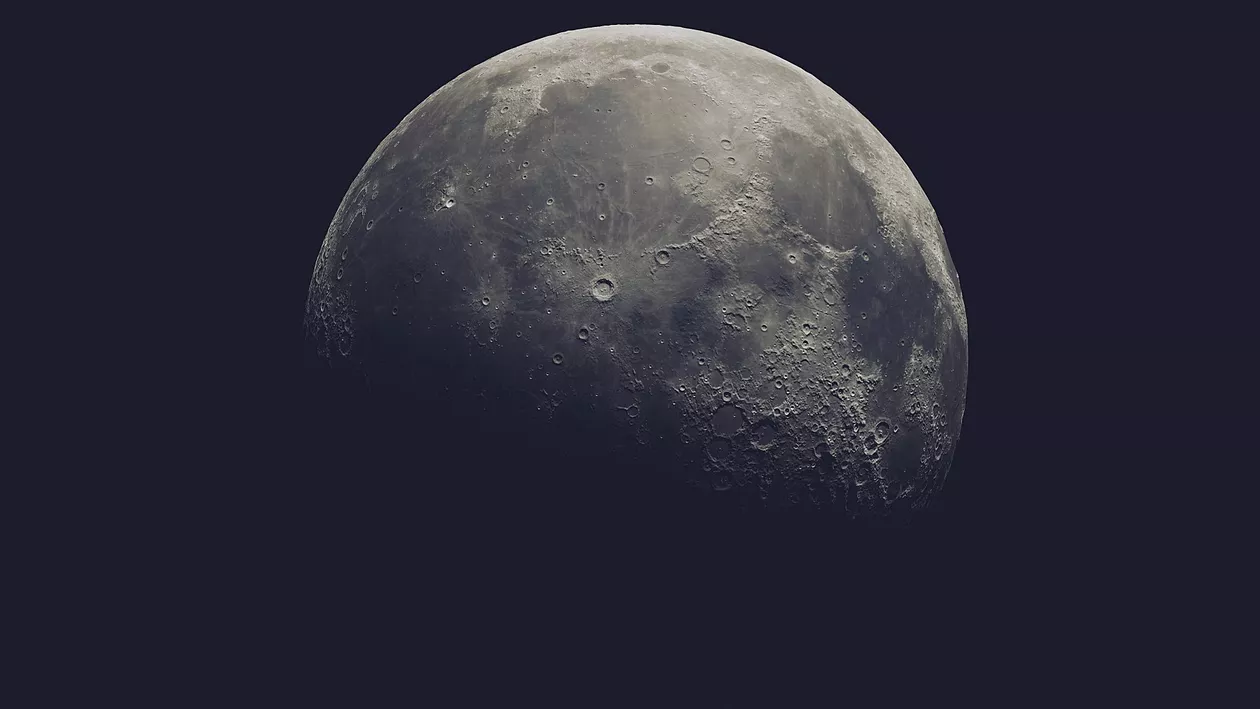 O rachetă s-a prăbușit pe Lună, provocând un crater imens