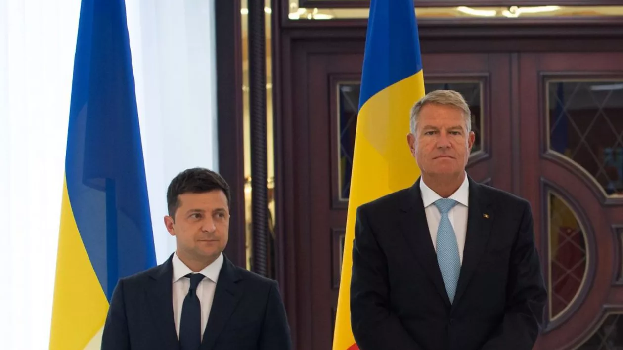 Zelenski: „L-am informat pe preşedintele Klaus Iohannis despre crimele de război ale Rusiei împotriva civililor”