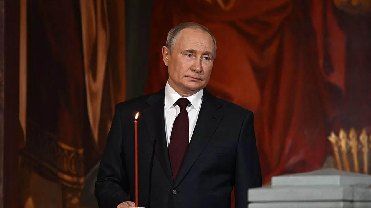 O nouă ipoteză privind starea de sănătate a lui Vladimir Putin: Imaginile de la slujba de Paște ar fi fost filmate anul trecut (GALERIE FOTO)