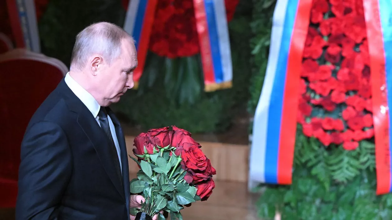 Vladimir Putin ar fi adus valiza nucleară la înmormântarea lui Vladimir Jirinovski