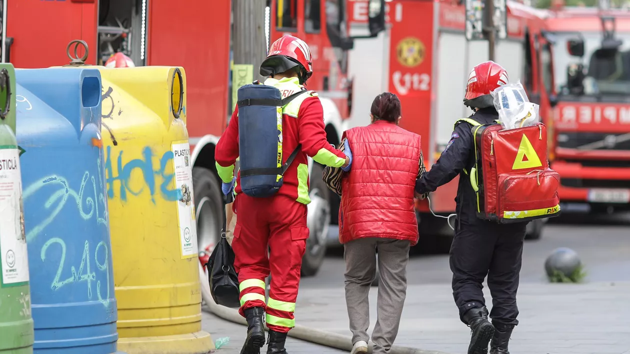 ISU București-Ilfov, prima reacție despre incendiul de la Metrou: Au fost evacuate în jur de 60 de persoane. Garnitura a fost blocată undeva la 20-30 de metri în tunel (VIDEO, GALERIE FOTO)