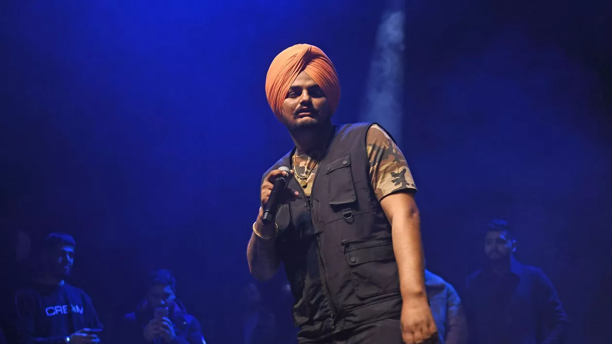 Sidhu Moose Wala, un rapper cunoscut din India, a fost împușcat mortal cu 24 de gloanțe