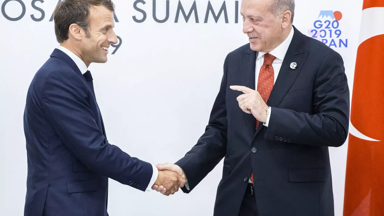 Emmanuel Macron va discuta cu omologul său turc Recep Tayyip Erdogan despre intrarea Finlandei şi Suediei în NATO