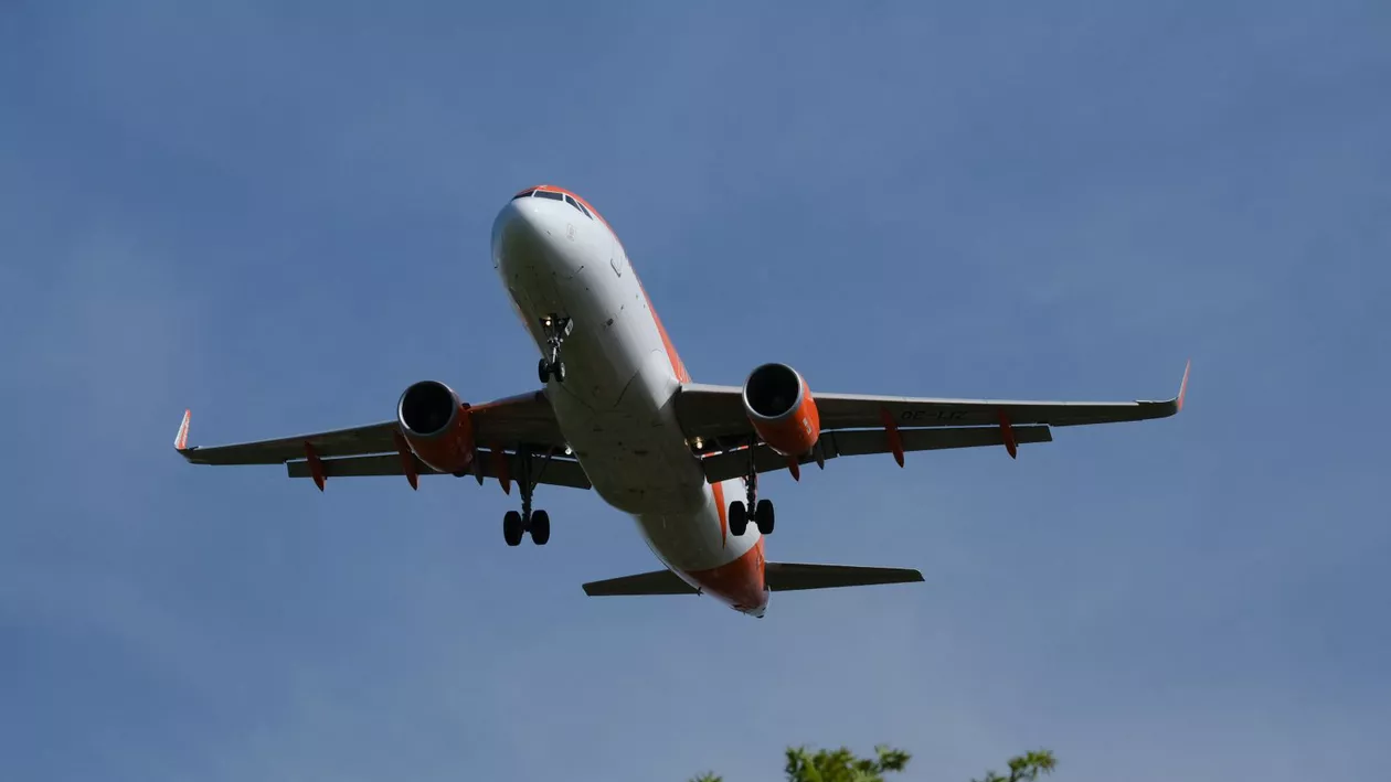 Un avion a făcut mai multe curse cu două cadavre la bord / Cum au fost identificate acestea