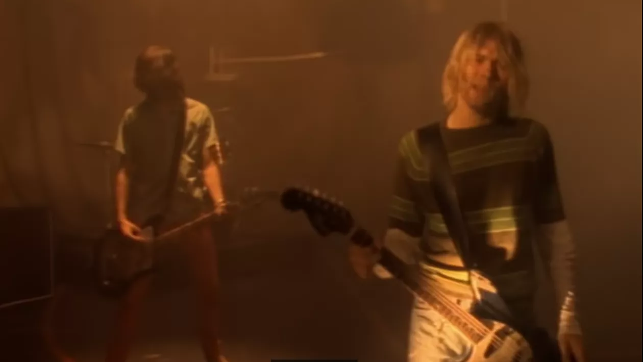 O chitară emblematică a lui Kurt Cobain a fost vândută la licitație cu 4,5  milioane de dolari. Instrumentul a apărut în videoclipul „Smells Like Teen  Spirit” - B1TV.ro