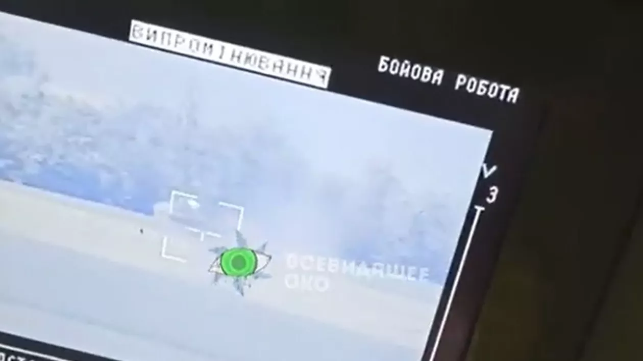 Un blindat rusesc care transporta soldați deasupra, spulberat de ucraineni cu o rachetă ghidată (VIDEO)