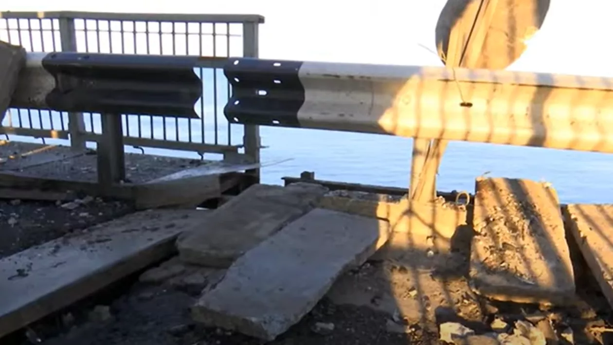 Podul de la Zatoka din regiunea Odesa, atacat pentru a cincea oară, cu rachete (video)