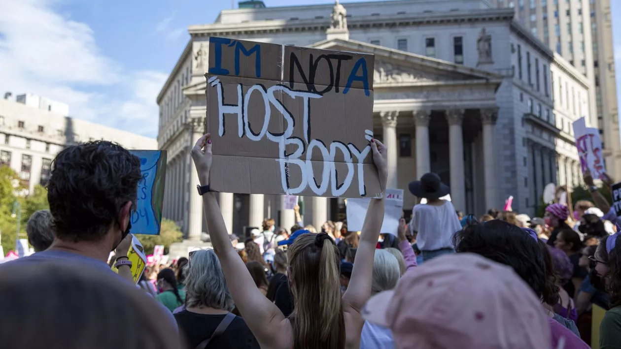 Curtea Supremă a SUA se pregătește să anuleze dreptul la avort, susține publicația Politico