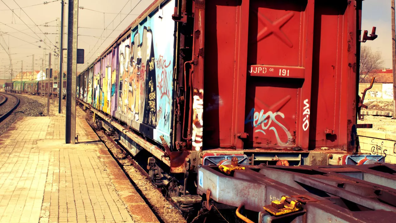 Tragedie în Alba Iulia. Un copil și-a pierdut viața după ce s-a electrocutat lângă calea ferată