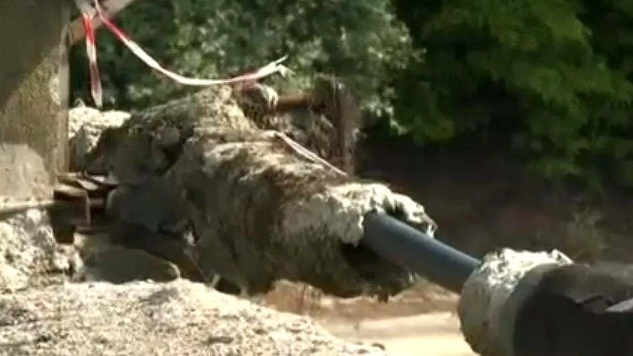 Lucrările pentru construcția podului peste Olt, legătură cu baza militară NATO de la Cincu, s-au blocat