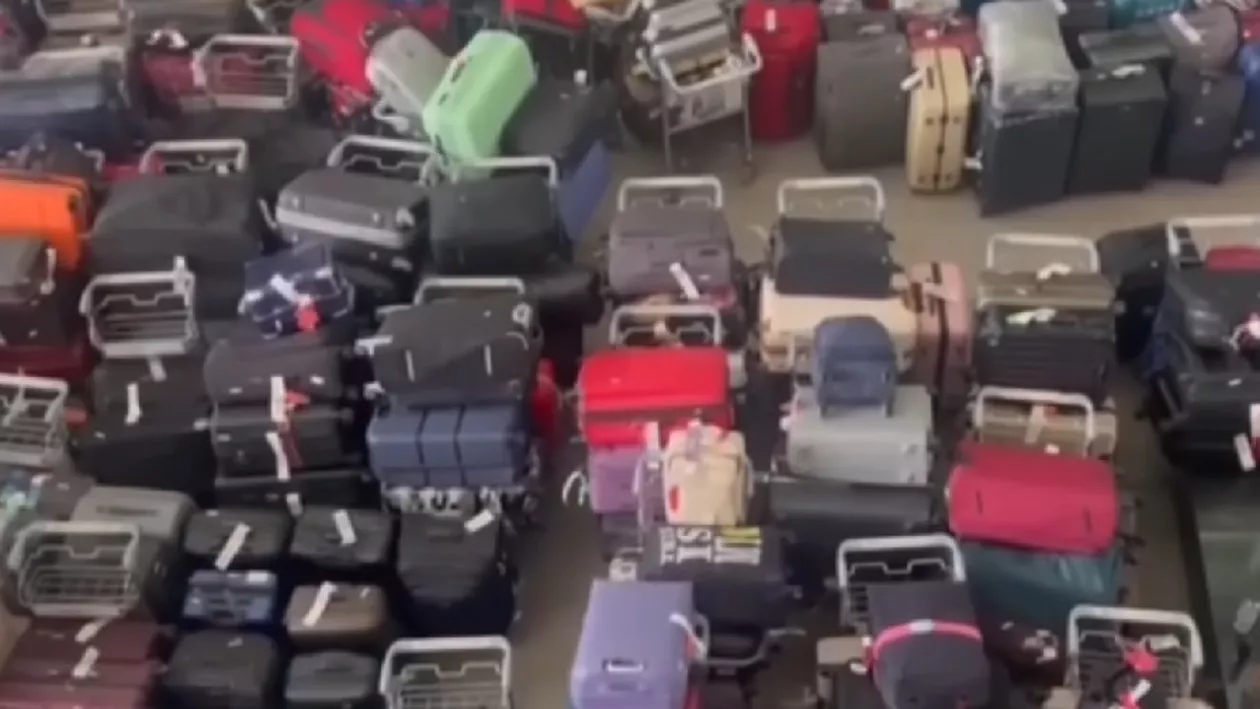 Aeroporturile americane, atacate de hackerii ruși