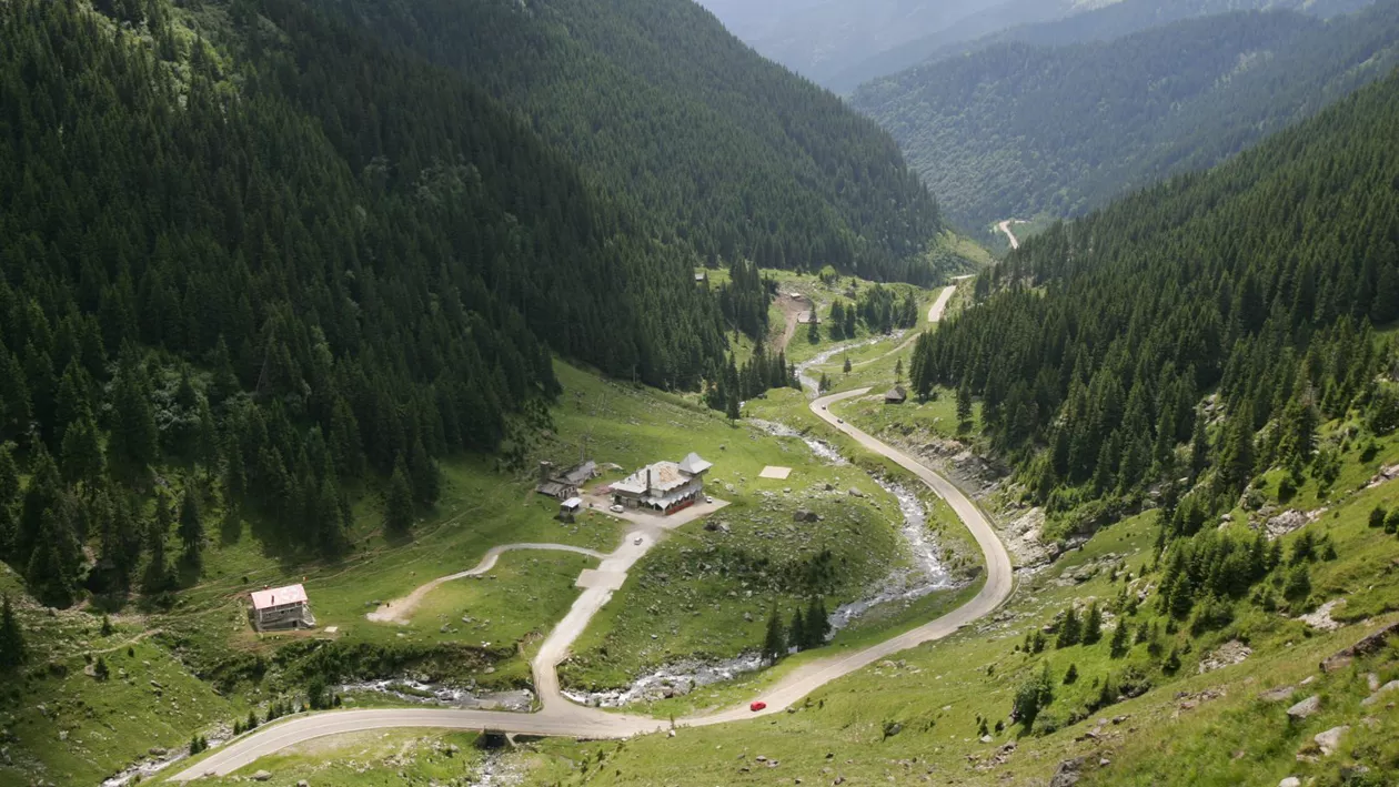 Când se vor închide Transfăgărășanul și Transalpina. Drumurile se închid în funcție de vreme, nu de lege