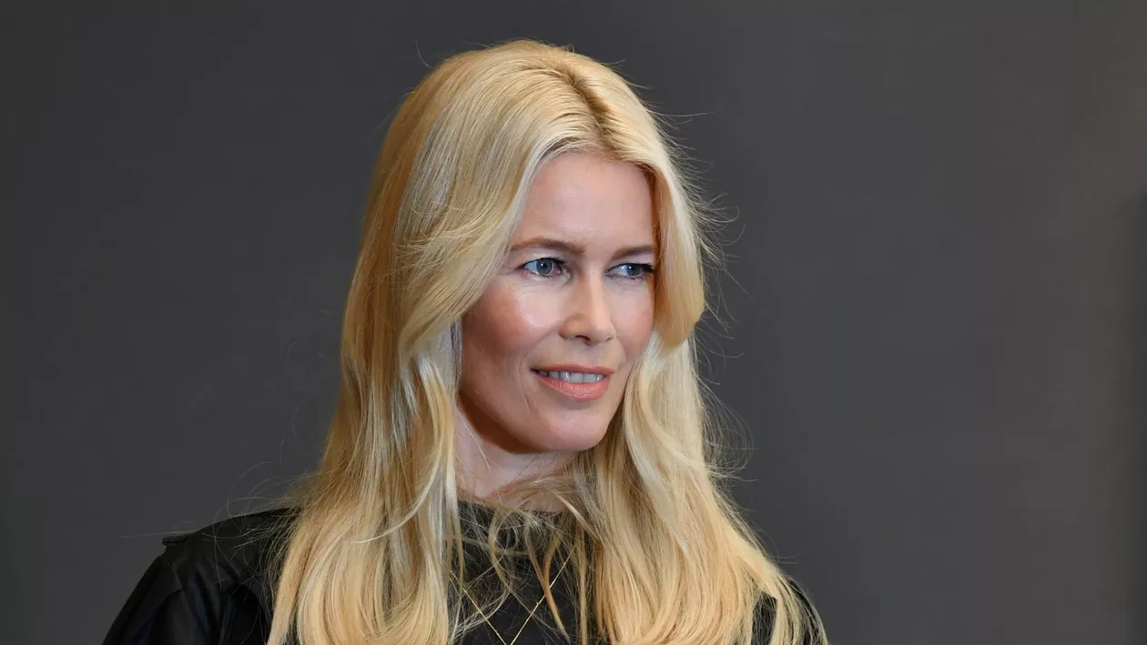 Claudia Schiffer, apariție incendiară în costum de baie, la 51 de ani