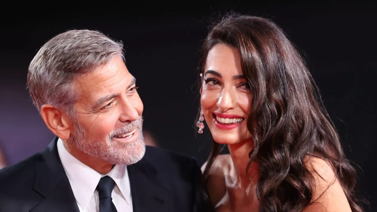 George Clooney, după 10 ani de căsnicie, mai îndrăgostit decât oricând de soția sa, Amal: „Sunt atât de mândru să fiu în aceeași încăpere cu ea”