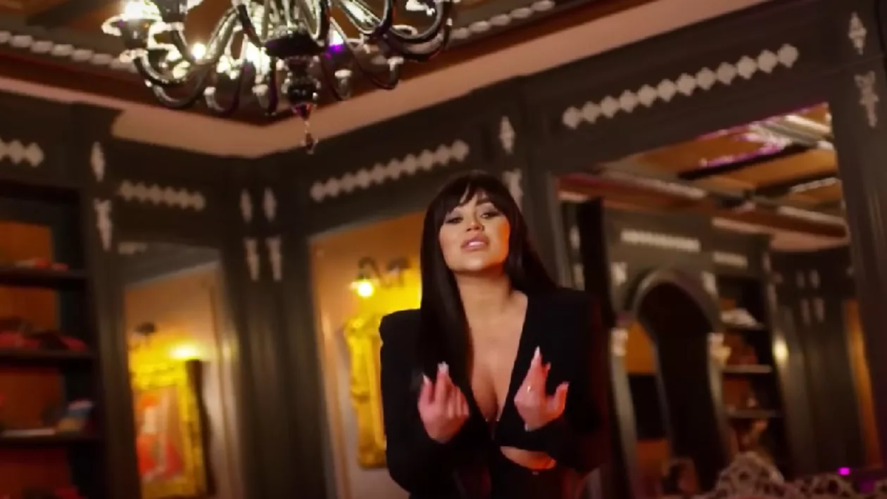 Carmen de la Sălciua enervată de Florin Pește: „Sunt cântăreață, nu sunt Miss România”