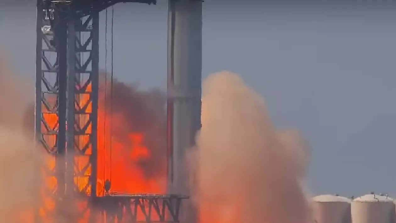 Racheta de propulsie Starship de la SpaceX este cuprinsă de flăcări în timpul unui test dezastruos