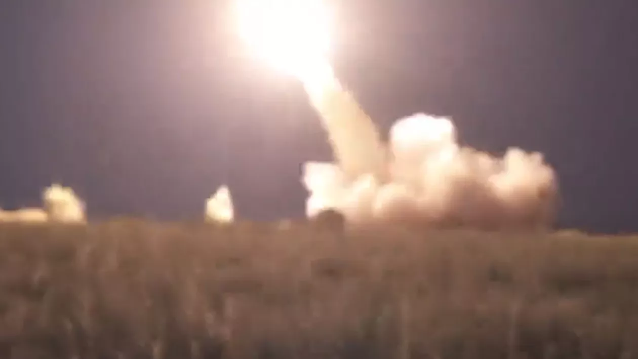 Vești proaste pentru armata lui Putin: Soldații ucraineni au publicat primele imagini cu noile lansatoare M270 în acțiune (VIDEO)