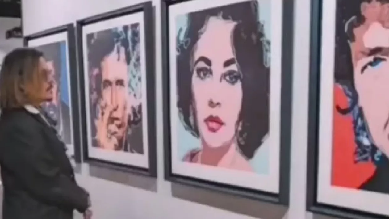 Johnny Depp a câștigat peste 3,6 milioane de dolari în câteva ore din vânzarea picturilor sale