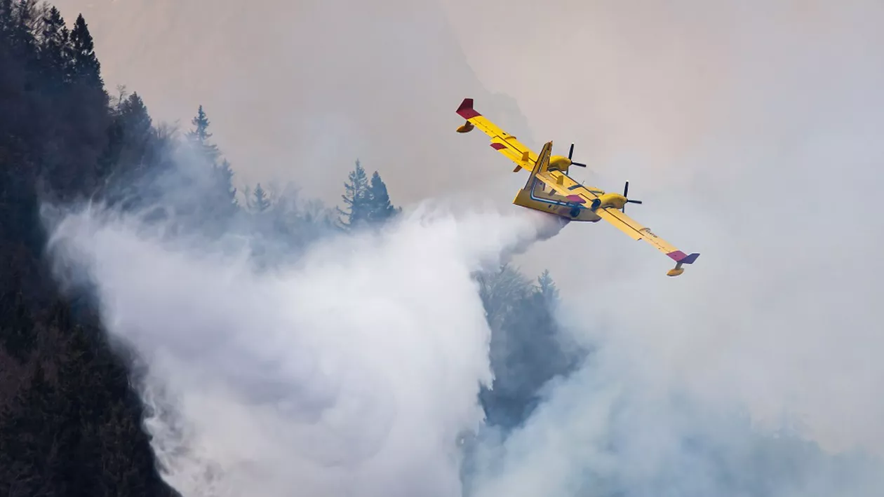 Incendiile de vegetație fac ravagii în Europa. Doi pompieri au ars de vii în Italia