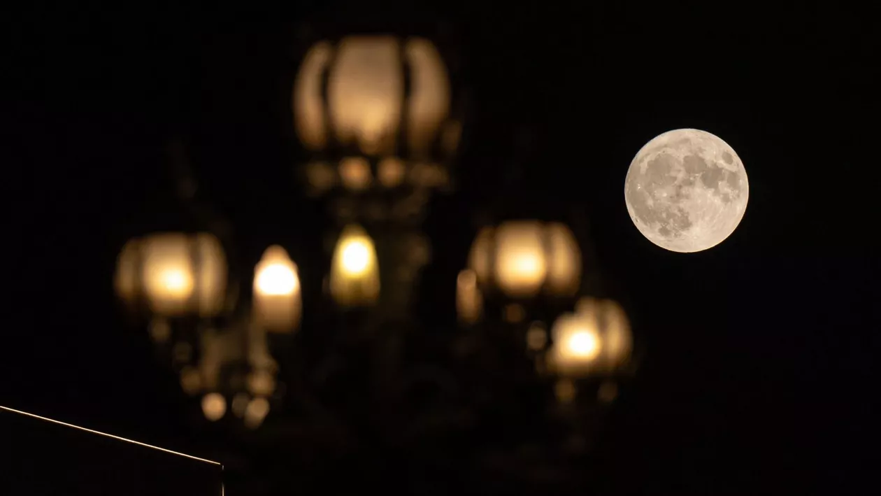 Cum a arătat Superluna, cea mai mare lună plină din 2022
