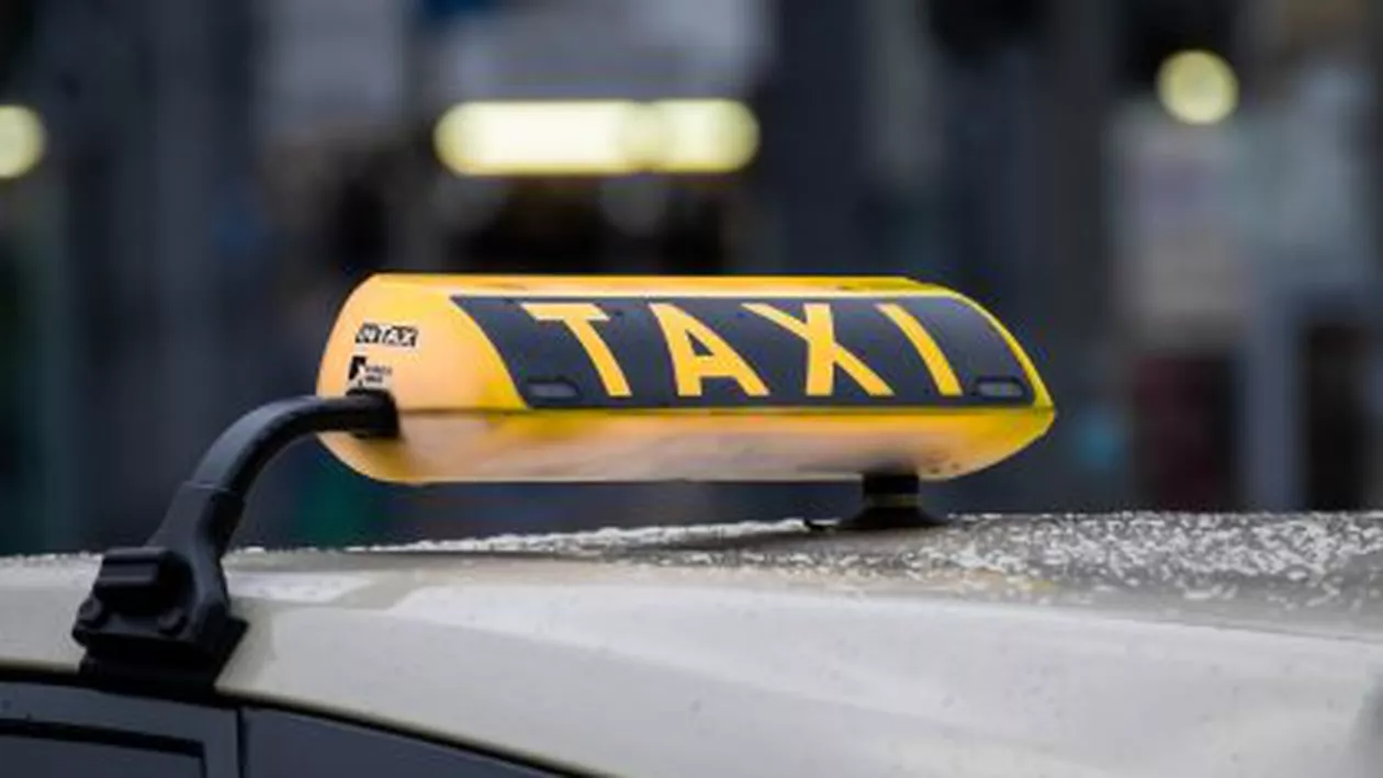Incredibil cât au ajuns să plătească turiștii pentru un kilometru cu taxiul în Eforie Nord!