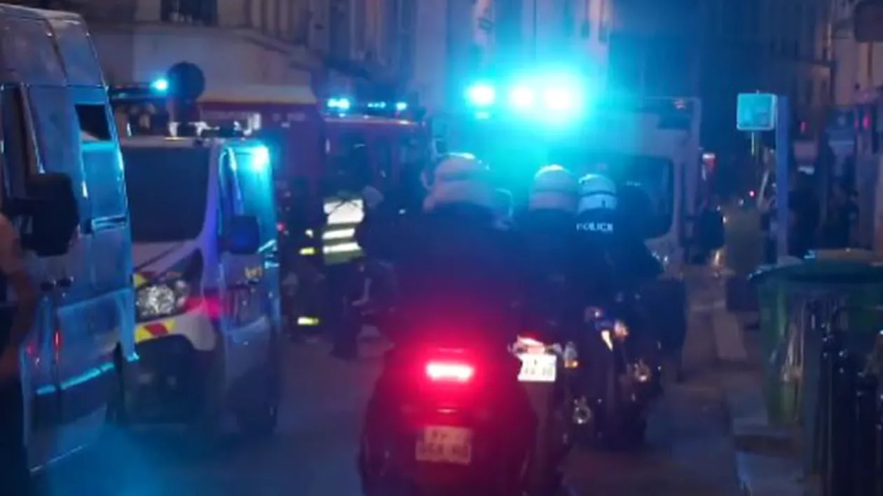 Panică la Paris: O persoană a fost împuşcată mortal şi alte patru au fost rănite într-un atac armat (VIDEO)