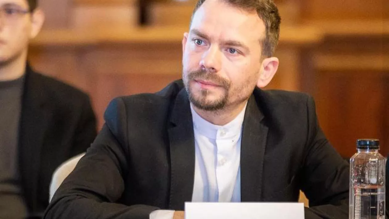România îşi închide orfelinatele. Vișinel Bălan (Ministerul Familiei): Centrele de plasament vor fi înlocuite cu apartamente, căsuțe și centre în regim de urgență. Importantă e pregătirea copiilor pentru tranziție (VIDEO)