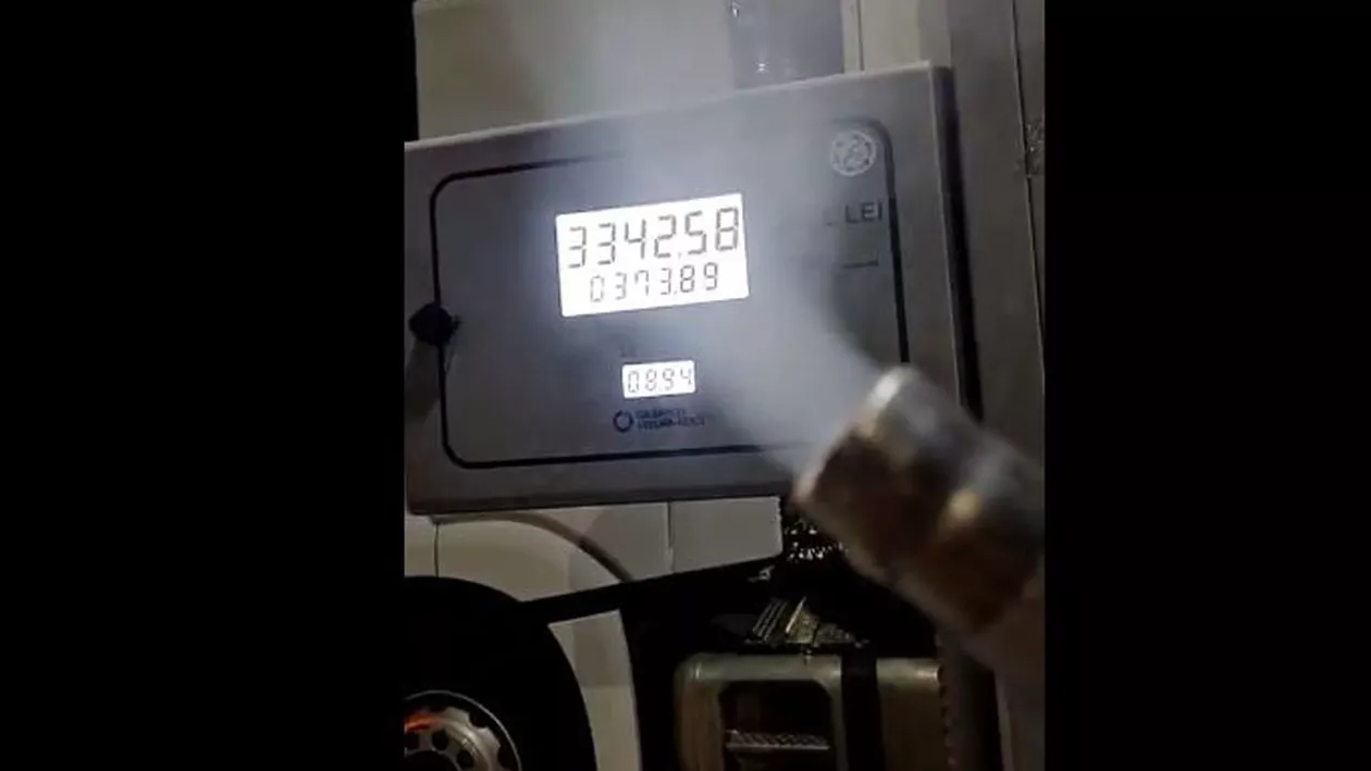 Aer în loc de motorină la o benzinărie din apropiere de Găești. La final a fost înregistrată o cantitate livrată de peste 400 litri (VIDEO)
