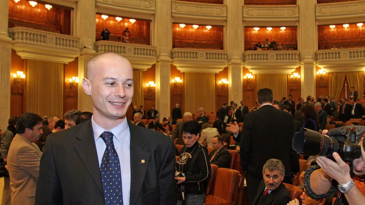 Bogdan Olteanu, eliberat din închisoare. Decizia Curții de Apel București este definitivă / Fostul viceguvernator BNR fusese condamnat în dosarul mitei de un milion de euro de la Sorin Ovidiu Vîntu