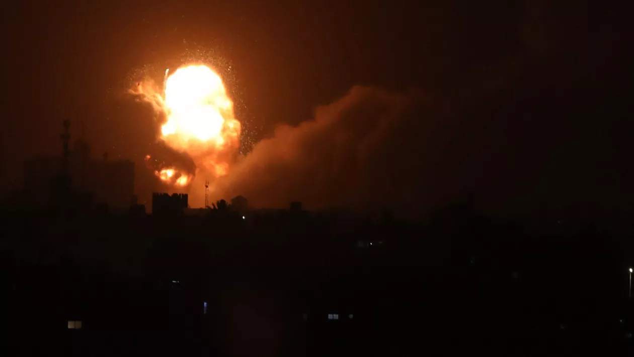 Forțele israeliene au bombardat, vineri, ținte din Fâșia Gaza (video)