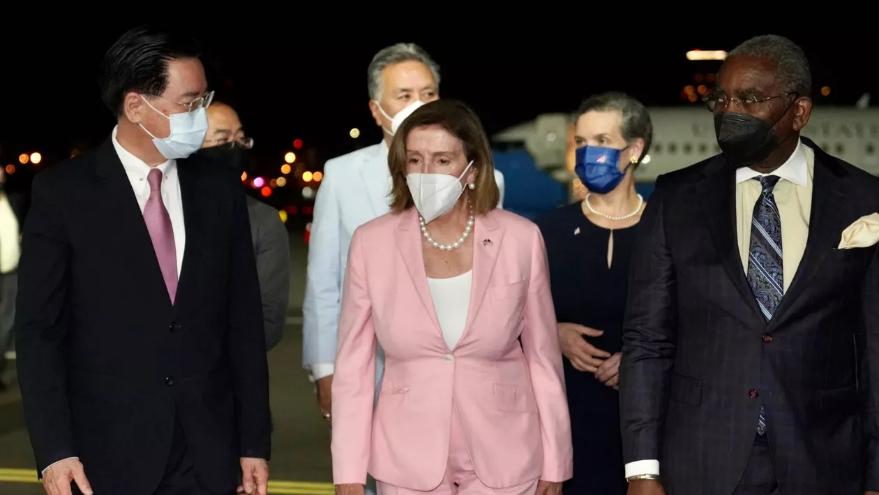 China a anunțat primele măsuri punitive împotriva Taiwanului după ce Nancy Pelosi a ajuns în Taipei