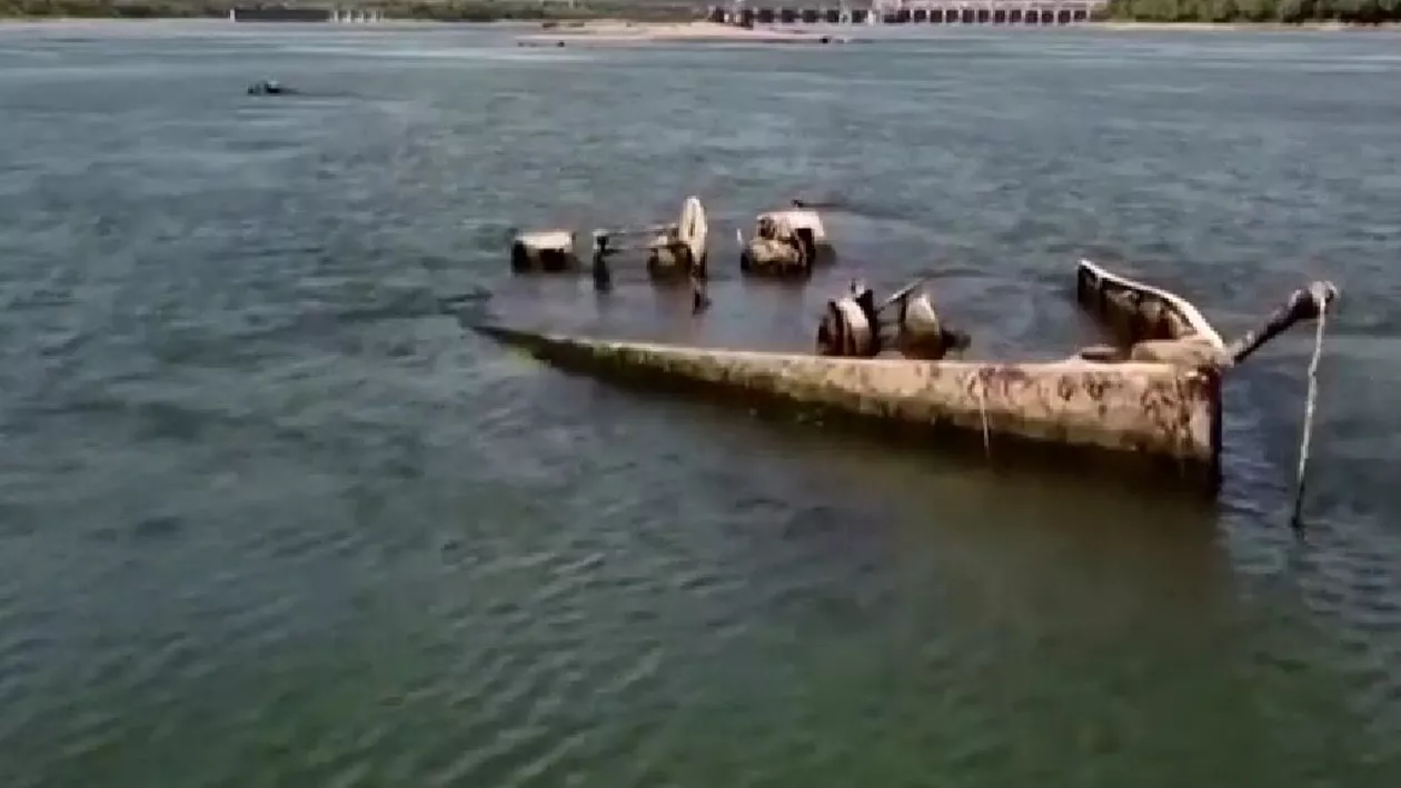 Serbia: Nave de război scoase la iveală de nivelul scăzut al apelor Dunării (VIDEO)