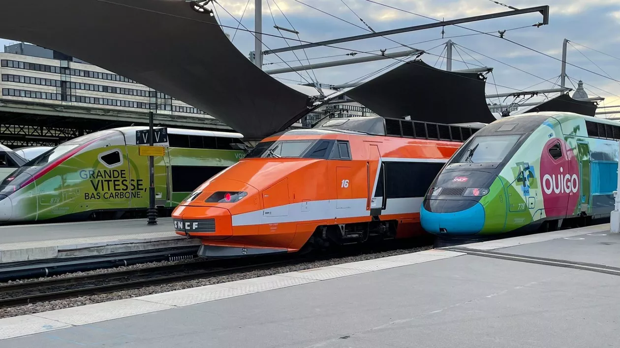 Clubul PSG, luat în vizor pentru deplasările dese cu avionul / Directorul TGV Intercities: „Există trenuri de mare viteză care acoperă în doar două ore distanţa de aproximativ 400 km dintre Paris şi Nantes”
